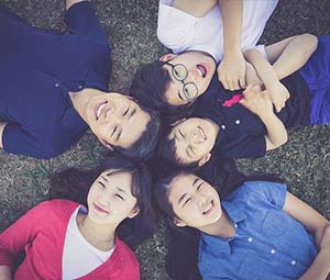 family-1599825_640-min